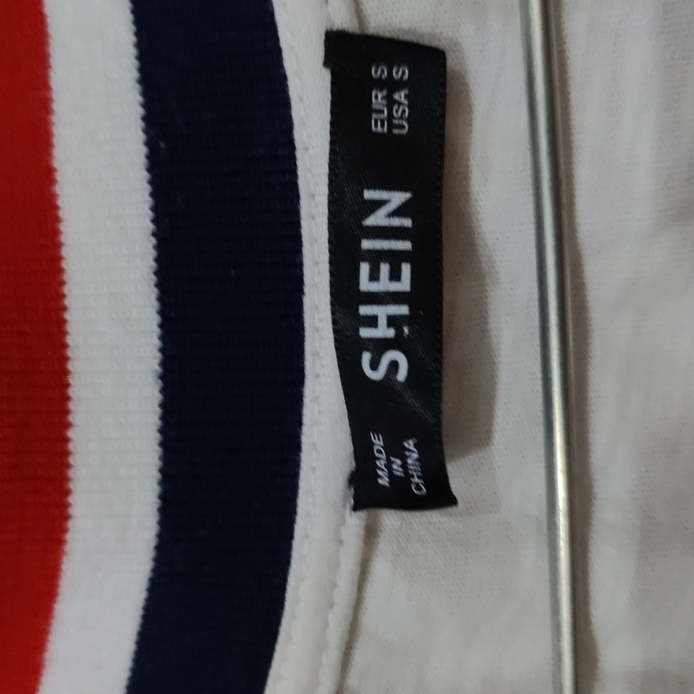 Shein tshirt - Picture 3 of 4